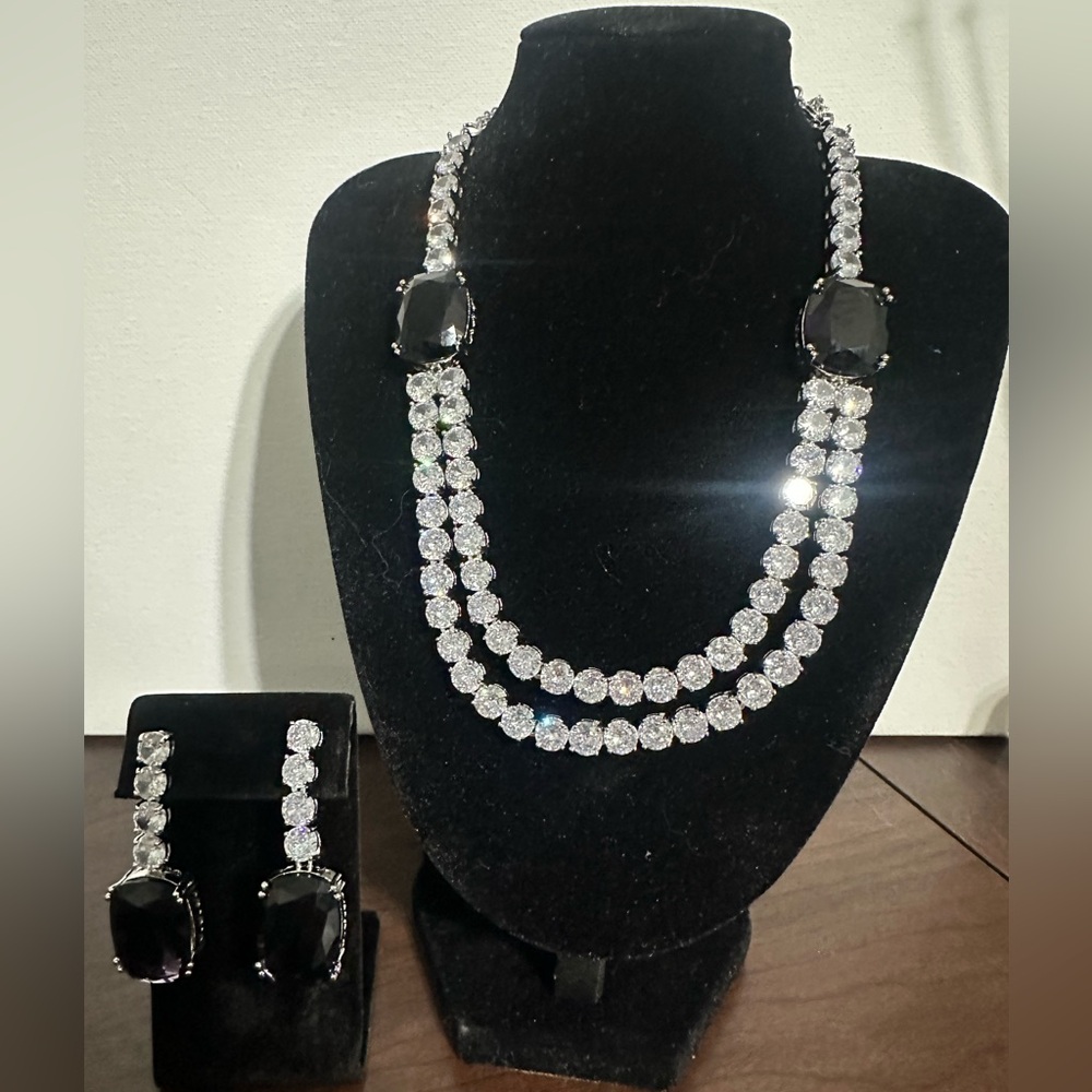 Vintage Glamour Prong-set Purple Crystal Statement Necklace & Earring Set Silver